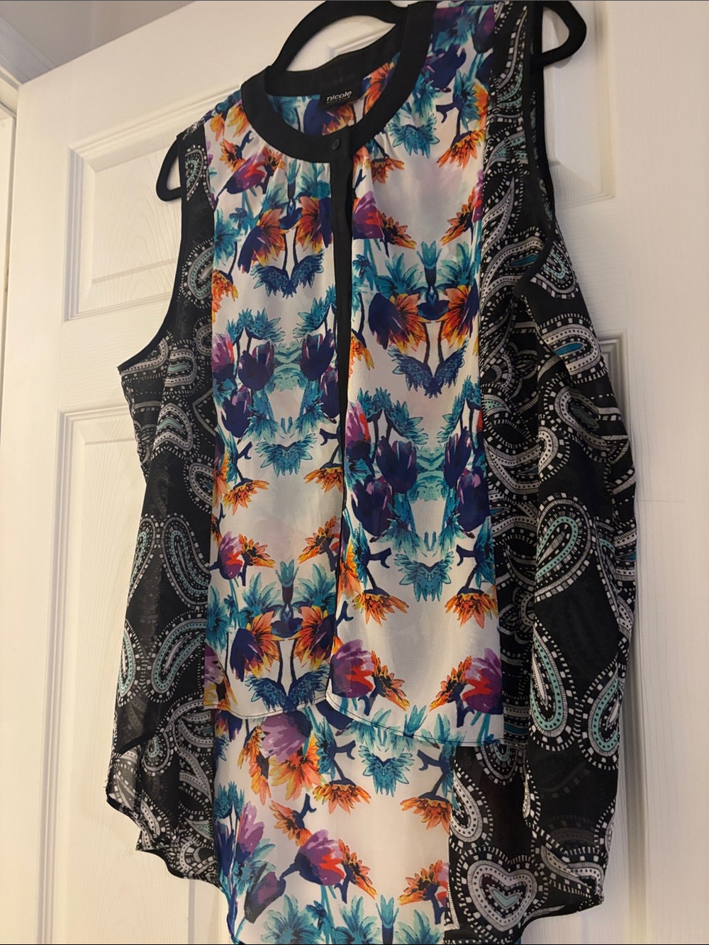 Nicole by Nicole Miller Black Paisley & Multicolor Floral Sleeveless Top
